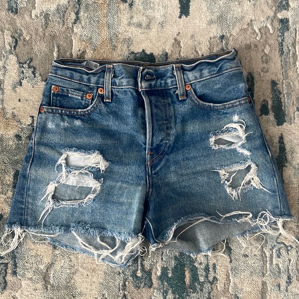 Levi Wedgie Jean Shorts